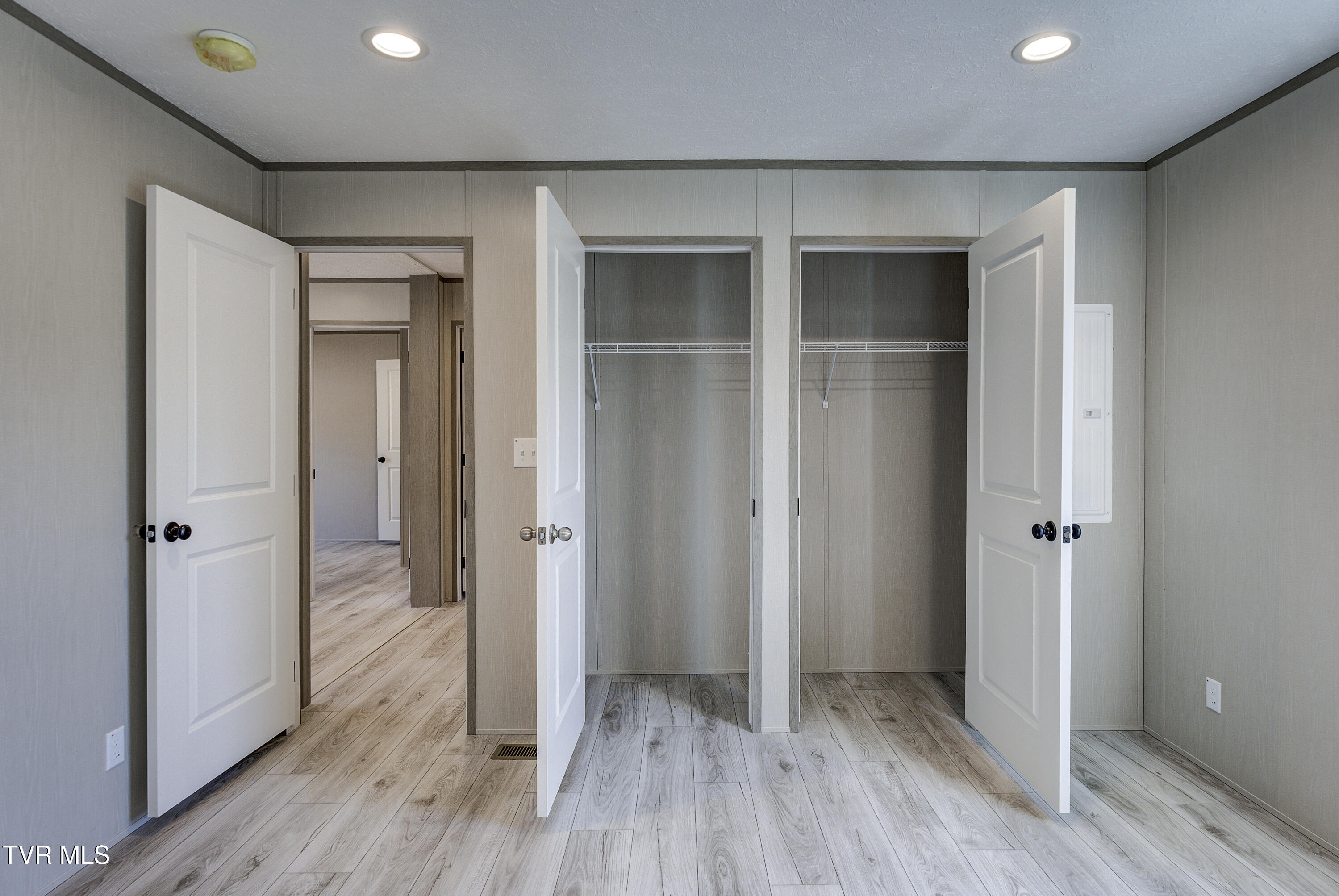 206 Florida Avenue Erwin, TN 37650 - Photo 23 of 30 Primary Bed