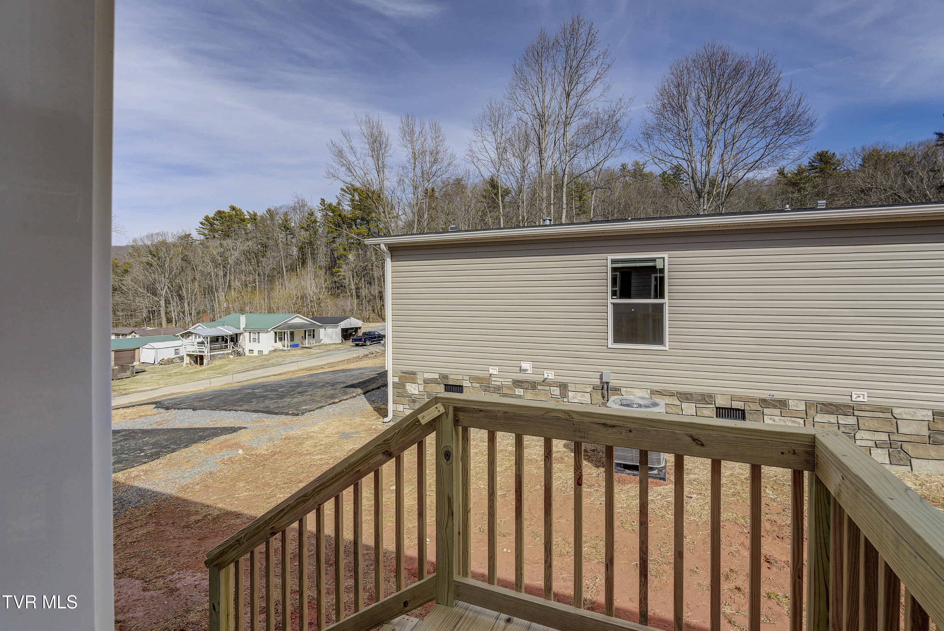 206 Florida Avenue Erwin, TN 37650 - Photo 6 of 30 Exterior