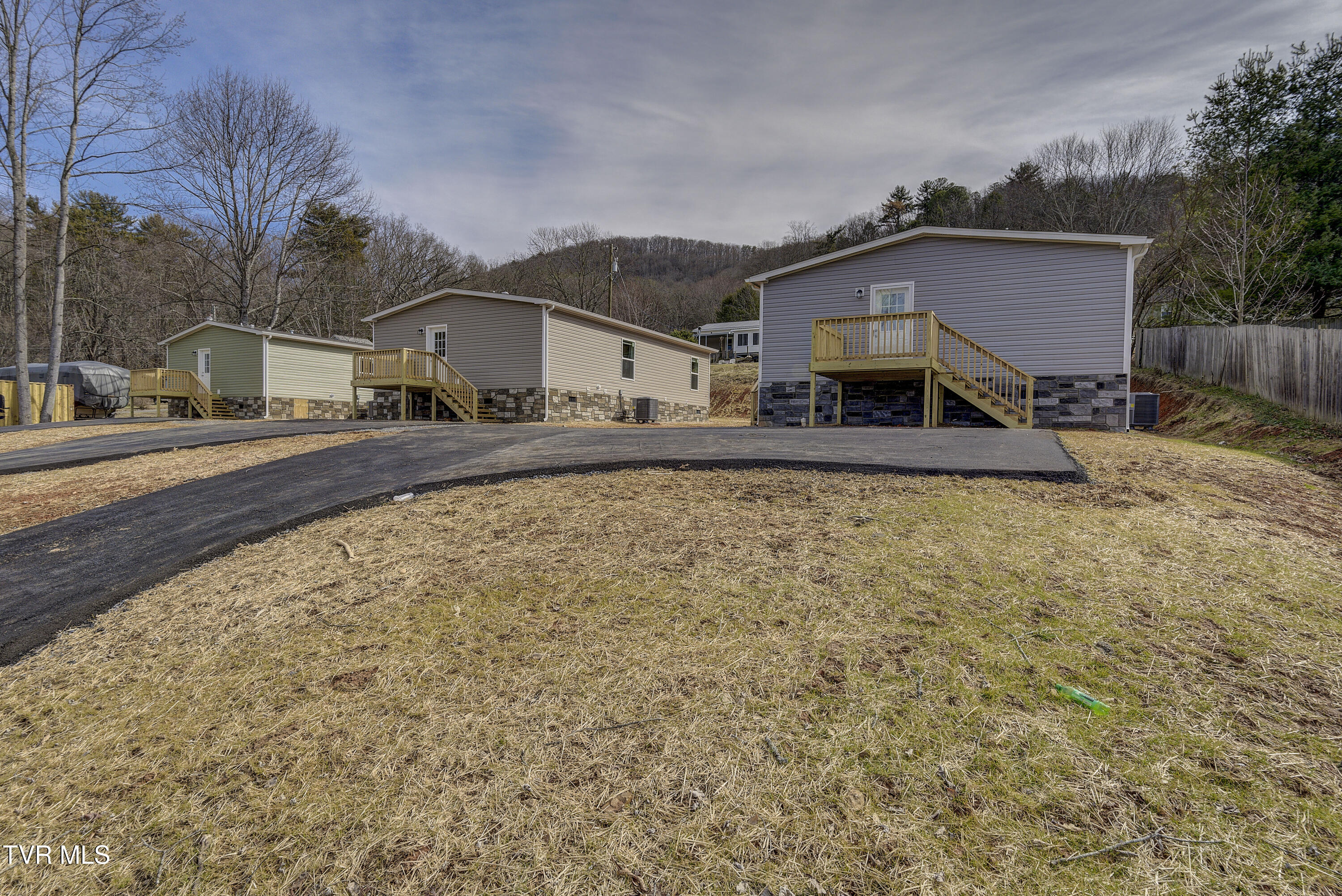 206 Florida Avenue Erwin, TN 37650 - Photo 8 of 30 Exterior