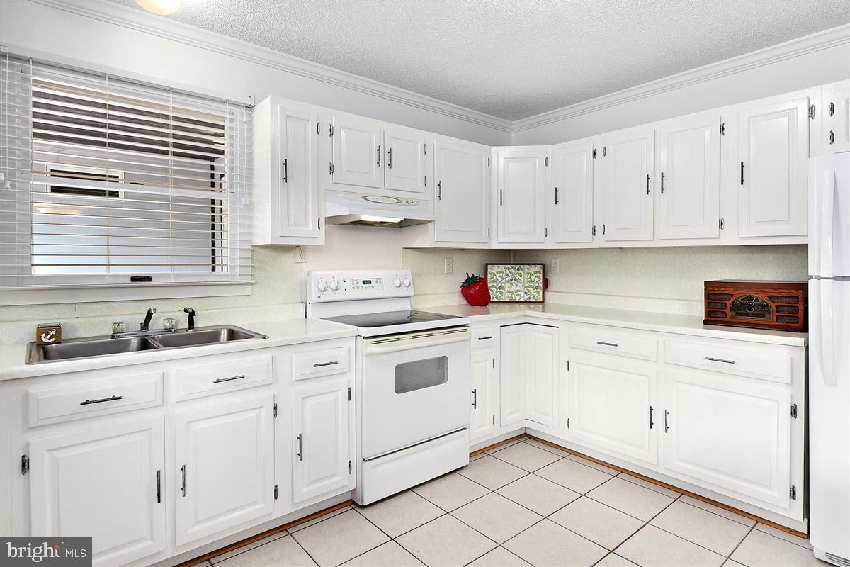 37946 Muddy Neck Road Ocean View, DE 19970 - Photo 6 of 24