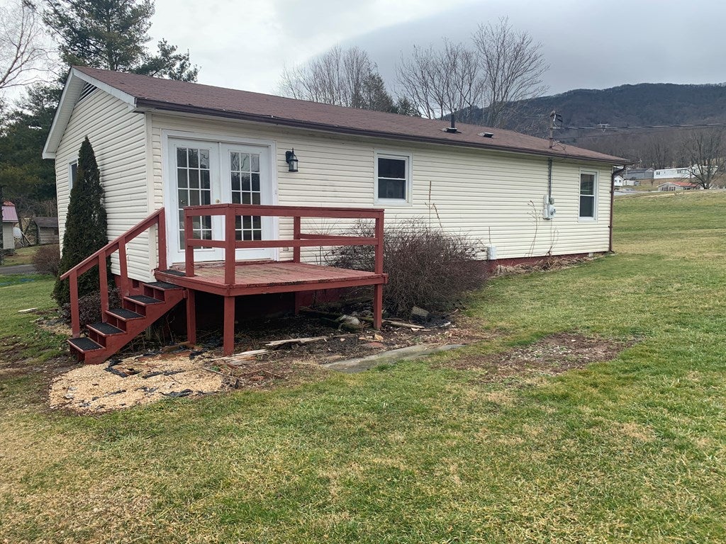 90 Whites Subdivision Road Cedar Bluff, VA 24609 - Photo 3 of 14 Gallery Image 3