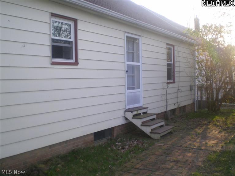 4099 Lowden Road South Euclid, OH 44121 - Photo 13 of 15