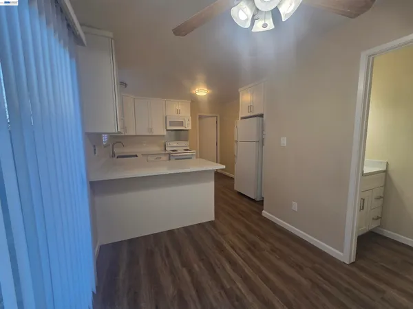 $2,850 | 20077 Redwood Road, Unit 3, Castro Valley, CA 94546