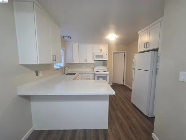 $2,850 | 20077 Redwood Road, Unit 3, Castro Valley, CA 94546