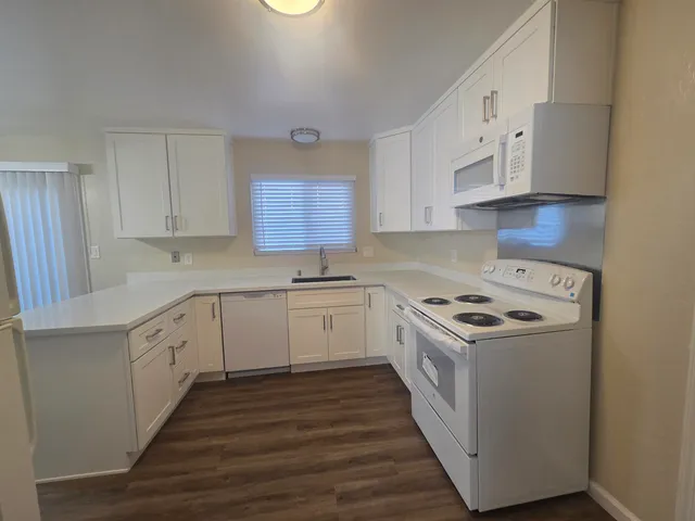$2,850 | 20077 Redwood Road, Unit 3, Castro Valley, CA 94546