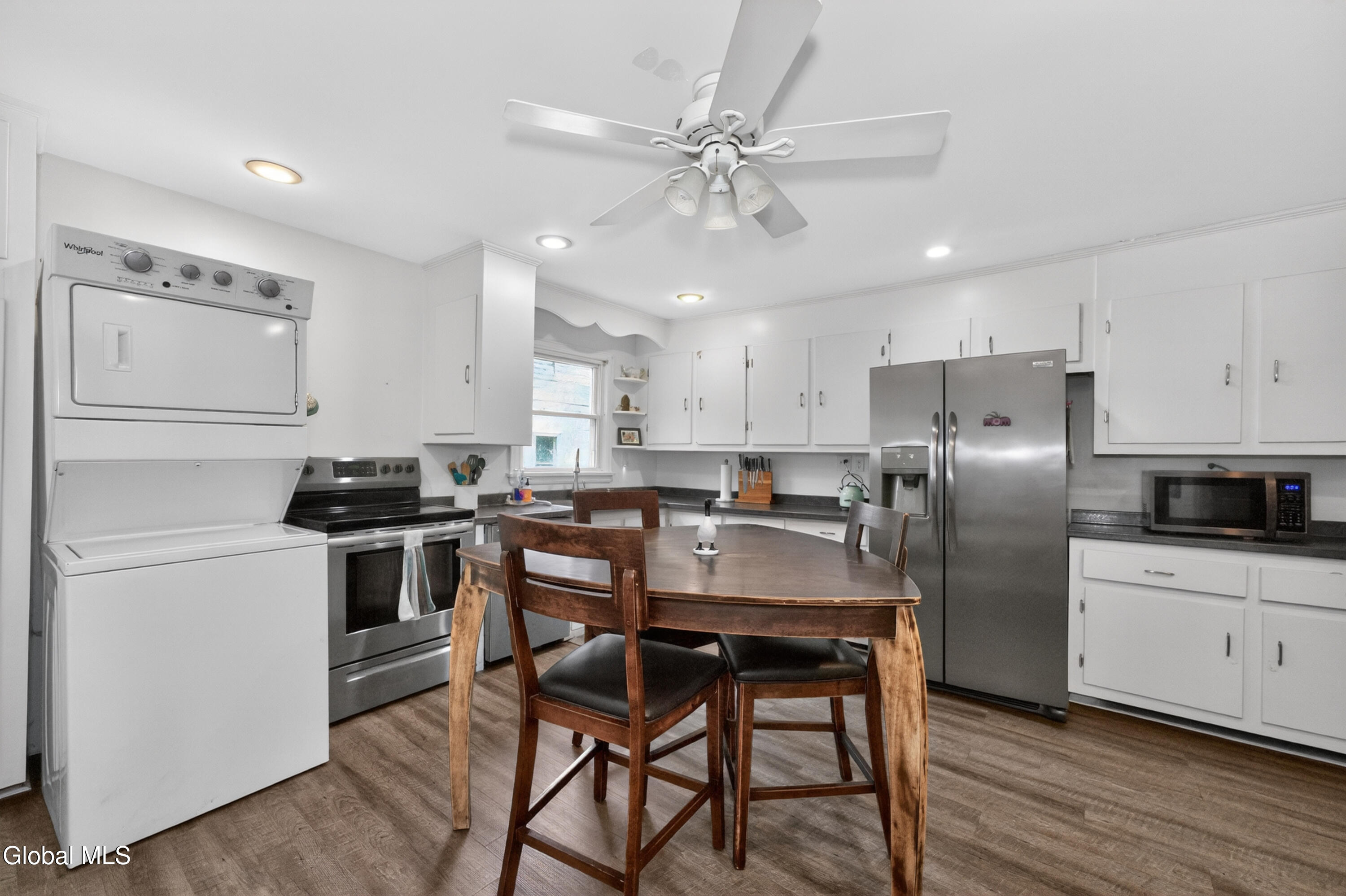 48 Schoolhouse Road Guilderland, NY 12203 - Photo 9 of 44 1 Apt Up 10