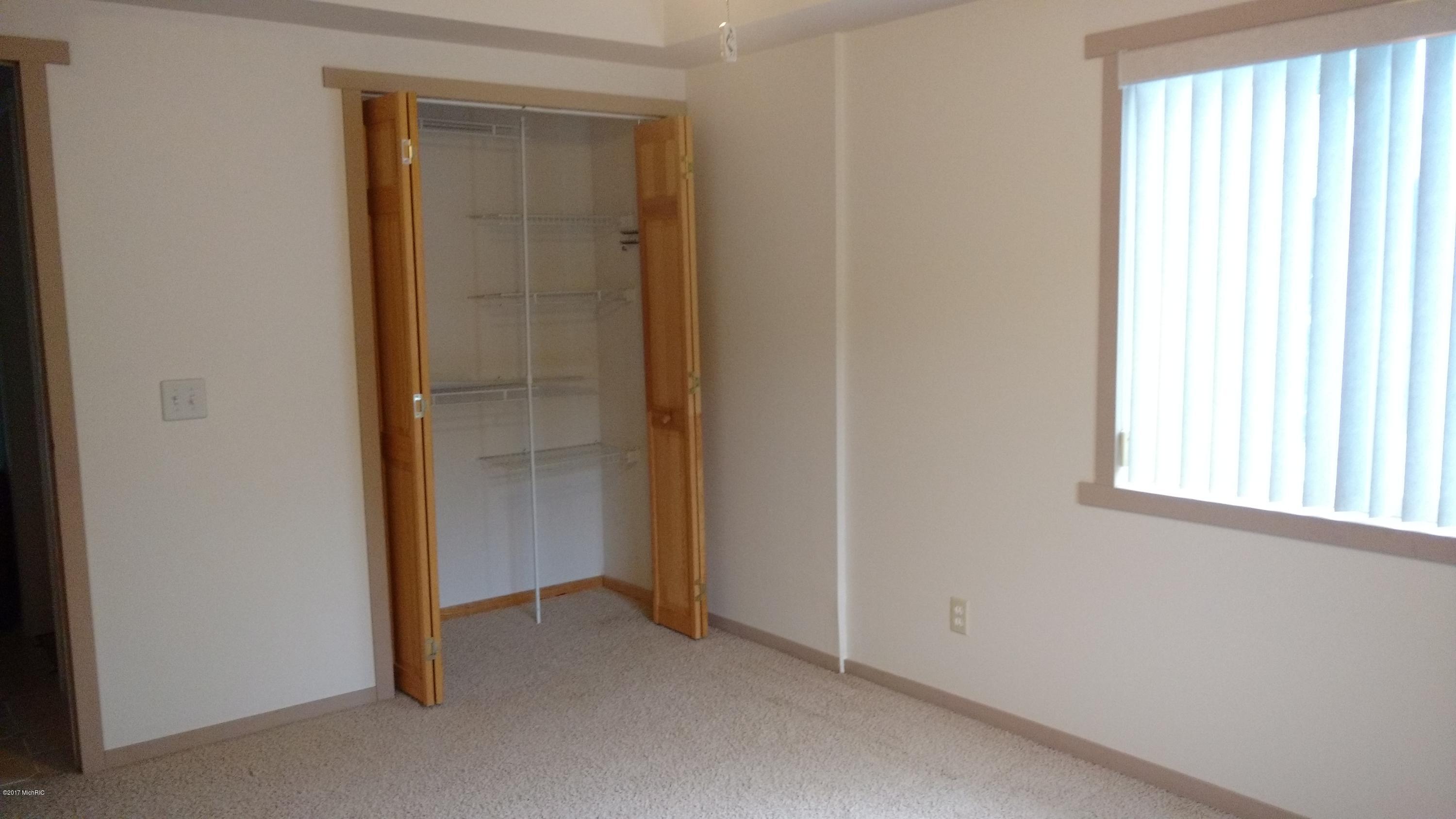 7544 Eldred Road Crystal, MI 48818 - Photo 10 of 27 Eatomg area g1