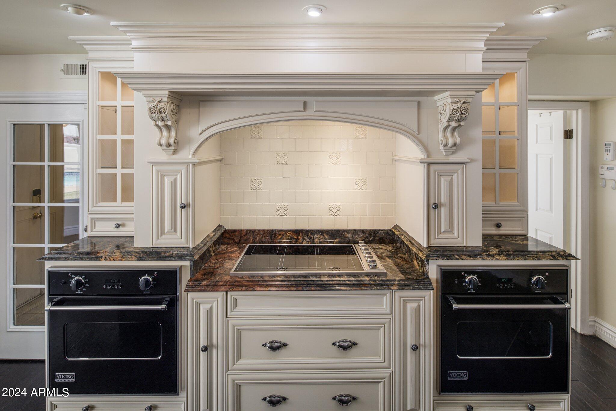 12 West Kaler Drive Phoenix, AZ 85021 - Photo 13 of 41 Kitchen