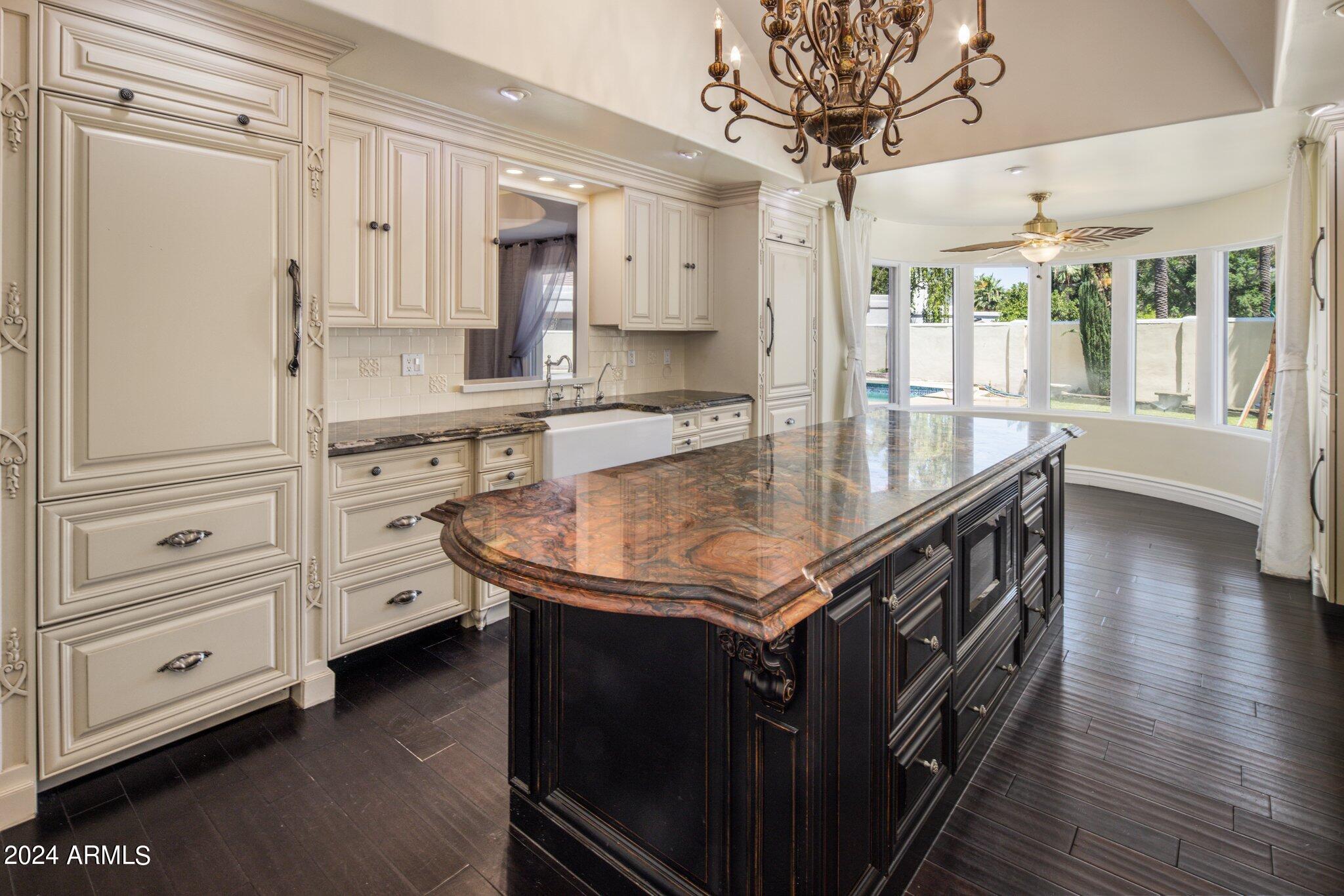 12 West Kaler Drive Phoenix, AZ 85021 - Photo 14 of 41 Kitchen