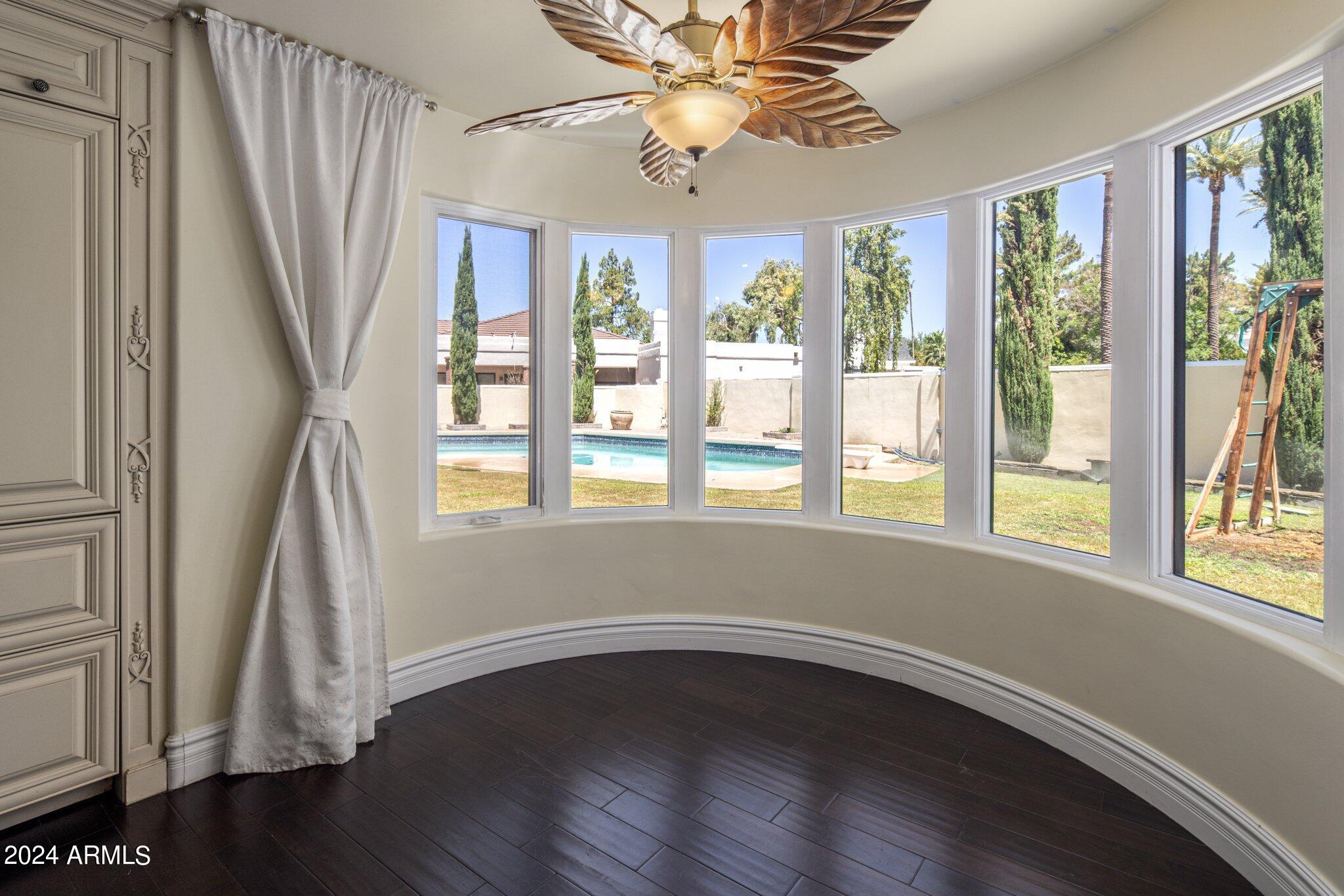 12 West Kaler Drive Phoenix, AZ 85021 - Photo 15 of 41 Breakfast Room