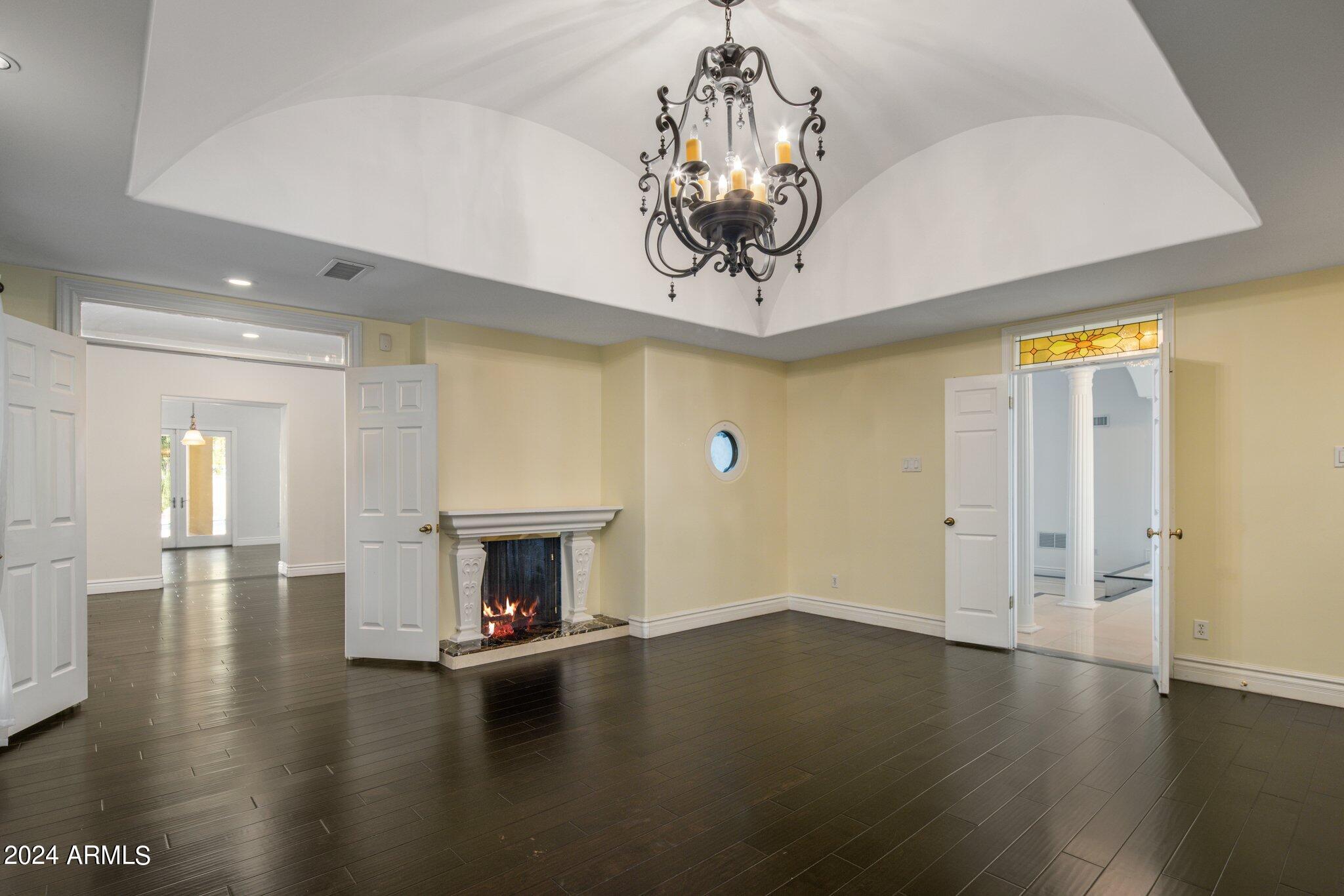 12 West Kaler Drive Phoenix, AZ 85021 - Photo 20 of 41 Primary Bedroom