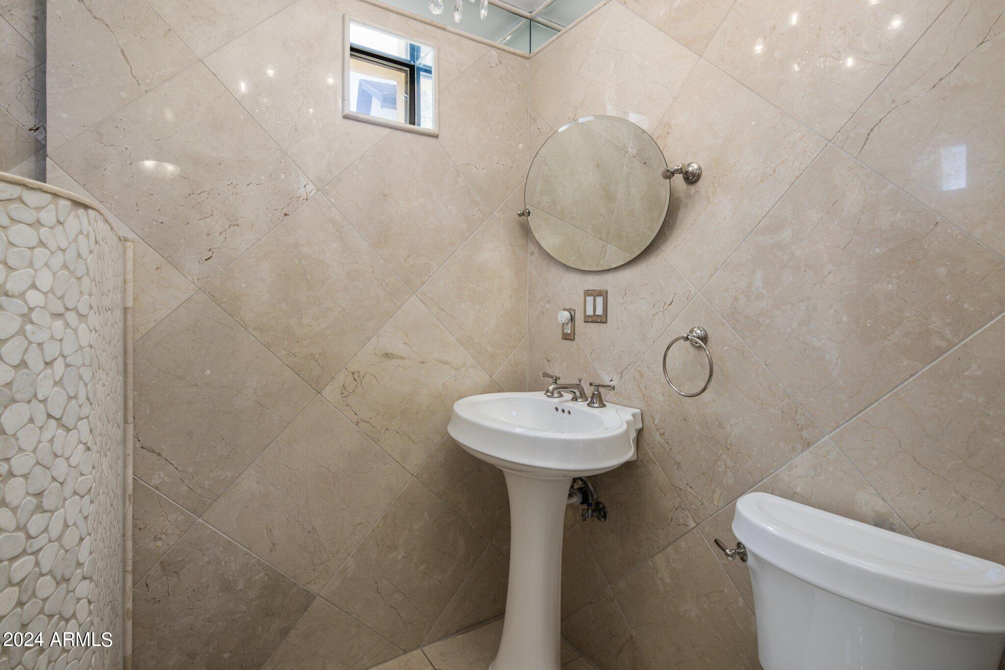 12 West Kaler Drive Phoenix, AZ 85021 - Photo 31 of 41 Third Bathroom