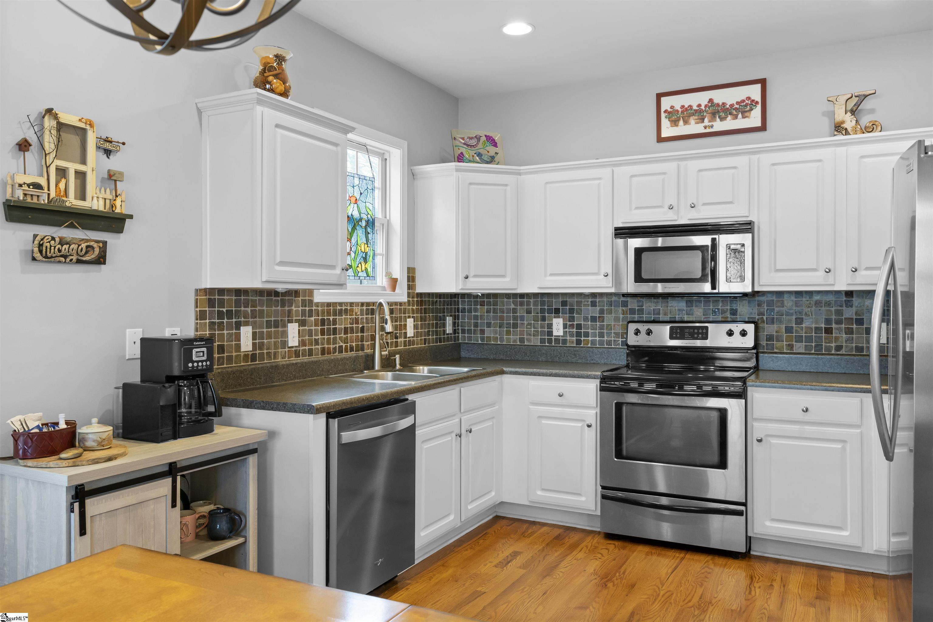 102 Ragon Lane Greenville, SC 29609 - Photo 8 of 33 Gallery Image 8