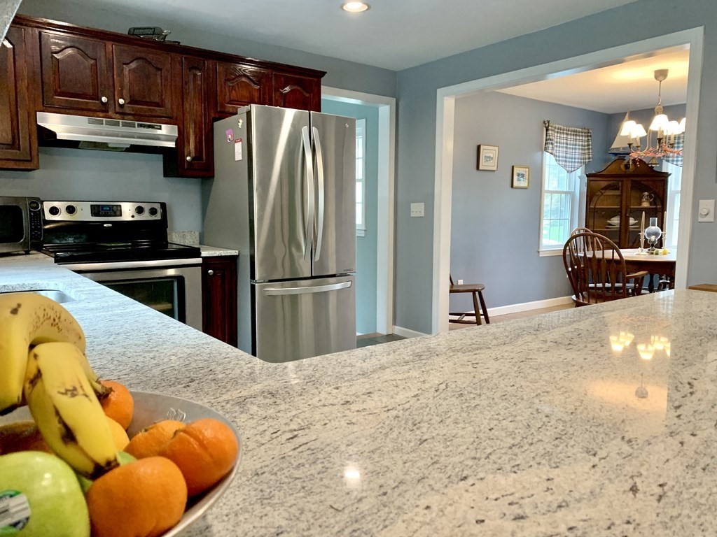 23 Watson Lane Rutland, MA 01543 - Photo 11 of 37