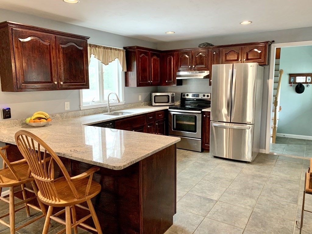 23 Watson Lane Rutland, MA 01543 - Photo 9 of 37