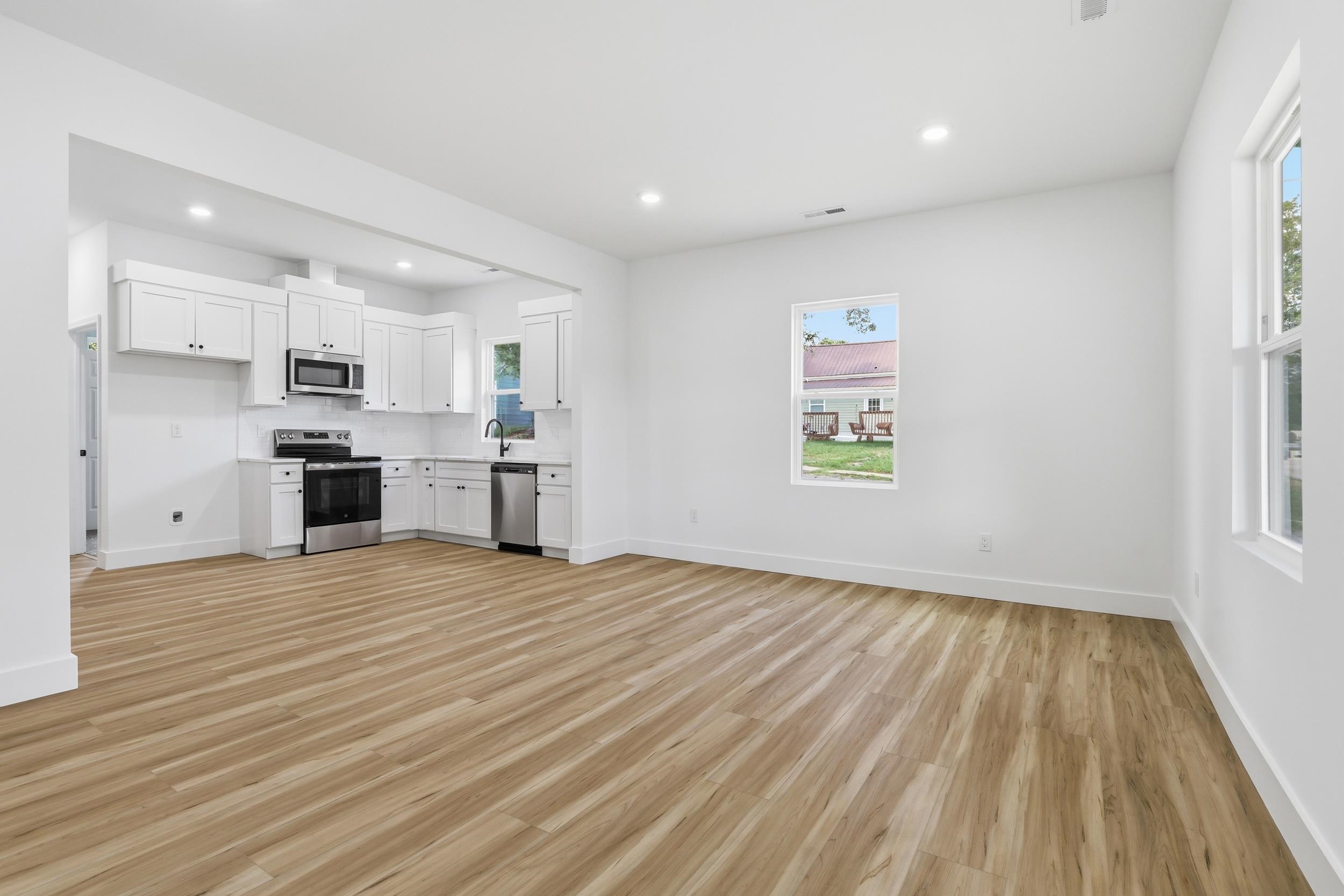 706 Gray Street Woodruff, SC 29388 - Photo 5 of 32