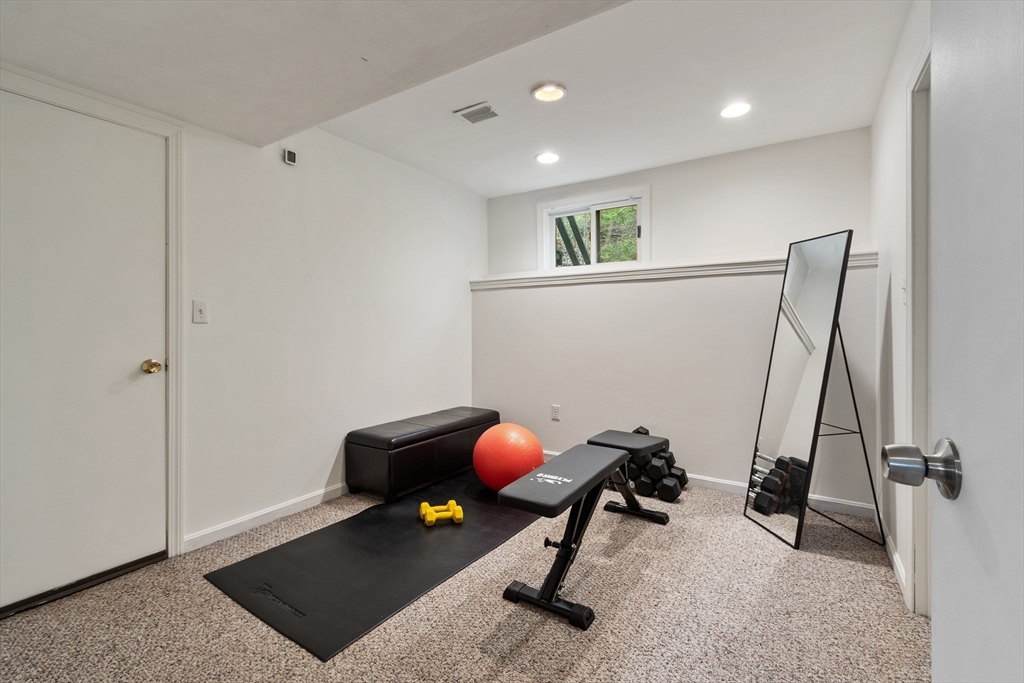 86 Framingham Road Southborough, MA 01772 - Photo 28 of 36