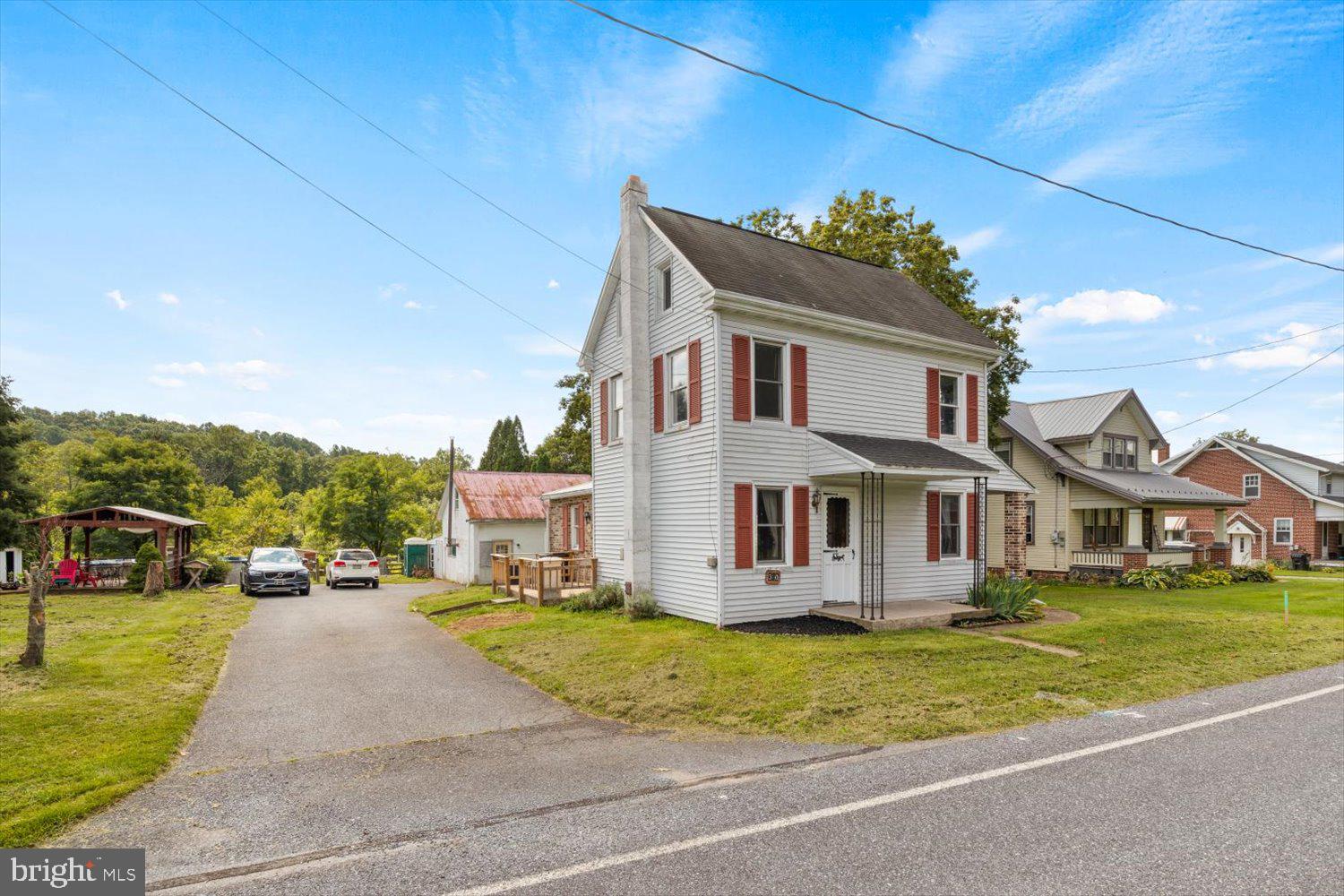 360 Galen Hall Road Reinholds, PA 17569 - Photo 3 of 34 Side