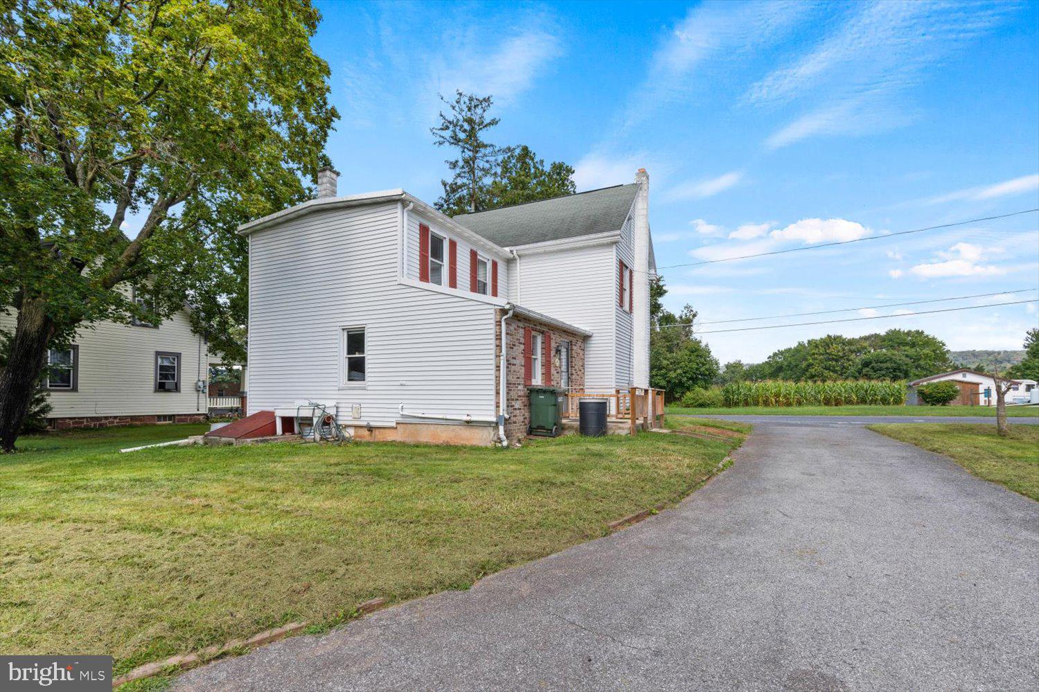 360 Galen Hall Road Reinholds, PA 17569 - Photo 5 of 34 Back of House