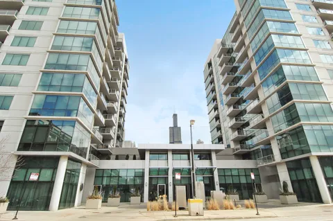 $349,000 | 123 South Green Street, Unit 809B, Chicago, IL 60607