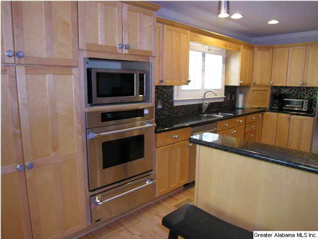 1546 Saulter Road Birmingham, AL 35209 - Photo 4 of 31