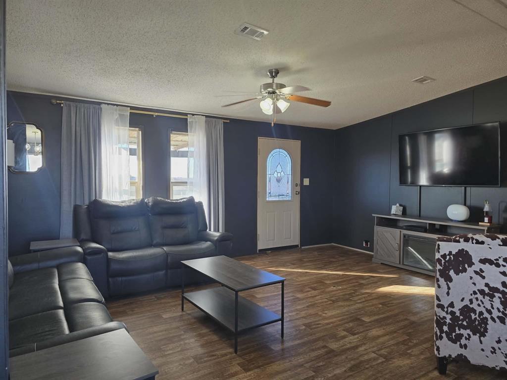 1381 Hackleman Road Whitesboro, TX 76273 - Photo 5 of 25