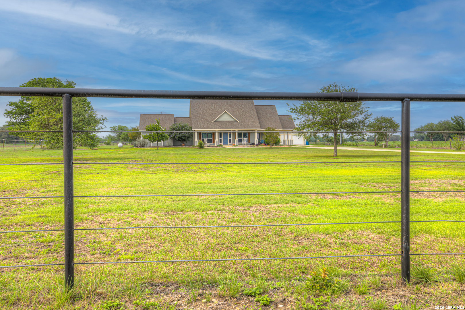 2048 East Martindale Road Seguin, TX 78155 - Photo 2 of 41