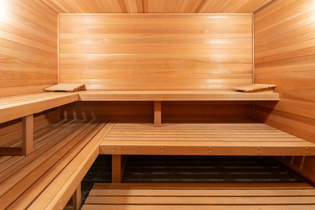 $6,495,000 | 474 Ponus Ridge Road, New Canaan, CT 06840