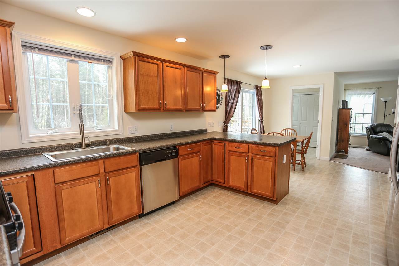 4 Woodside Lane Rochester, NH 03867 - Photo 5 of 38