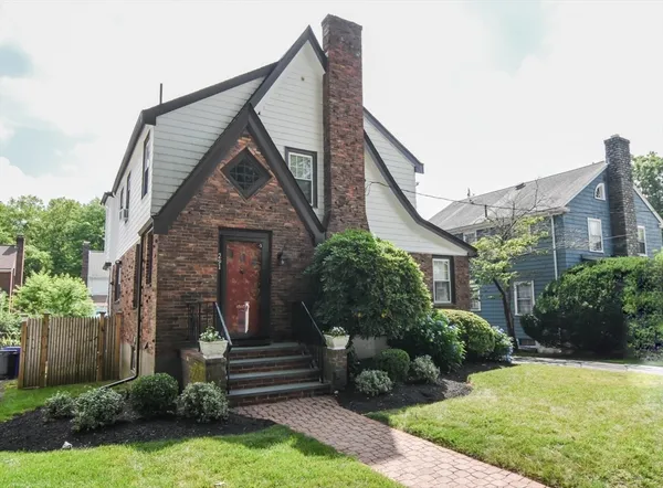 $1,395,000 | 291 Russett Road, Brookline, MA 02467