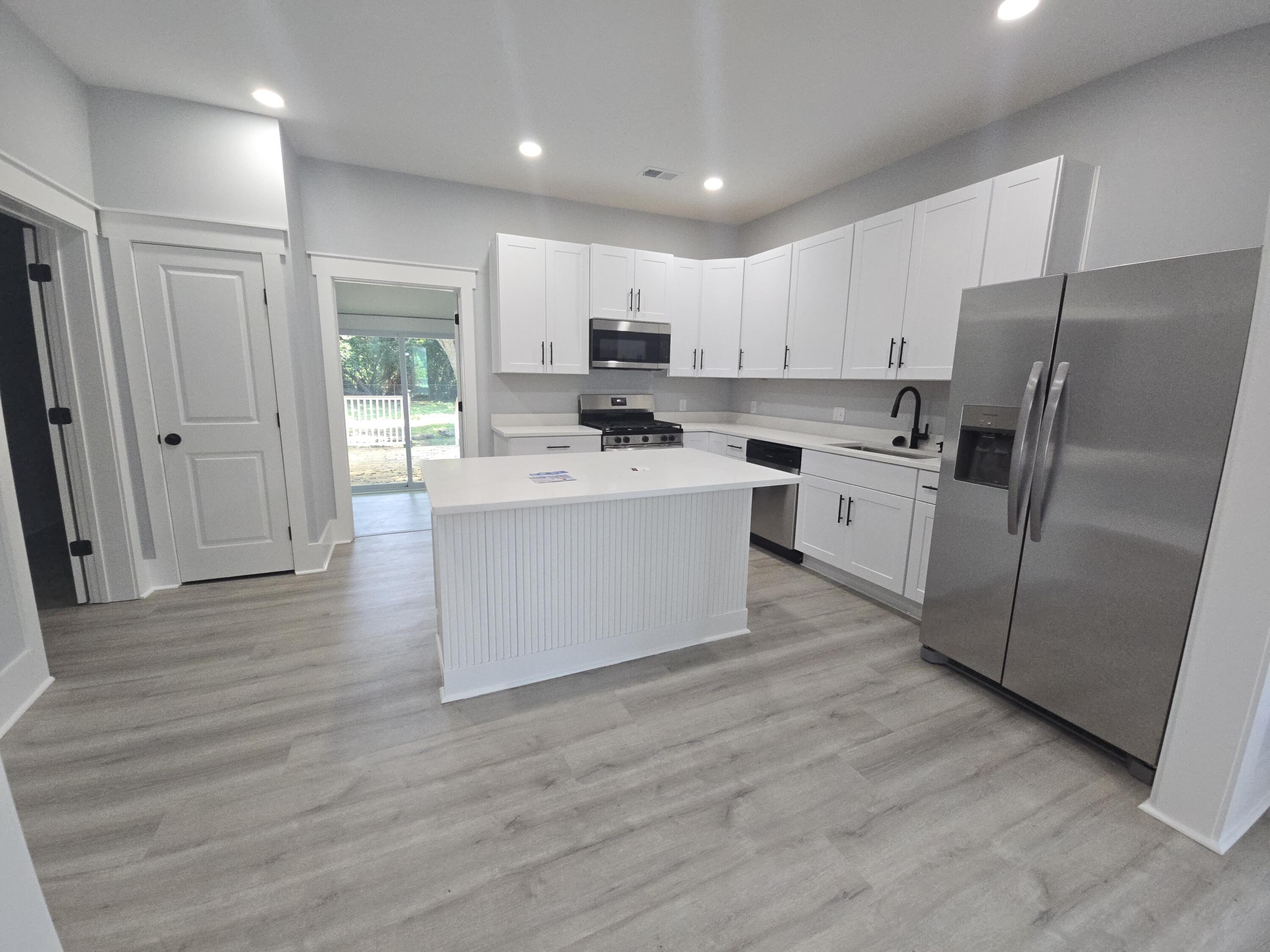 203 East George Street St. George, SC 29477 - Photo 4 of 27 whole kitchen