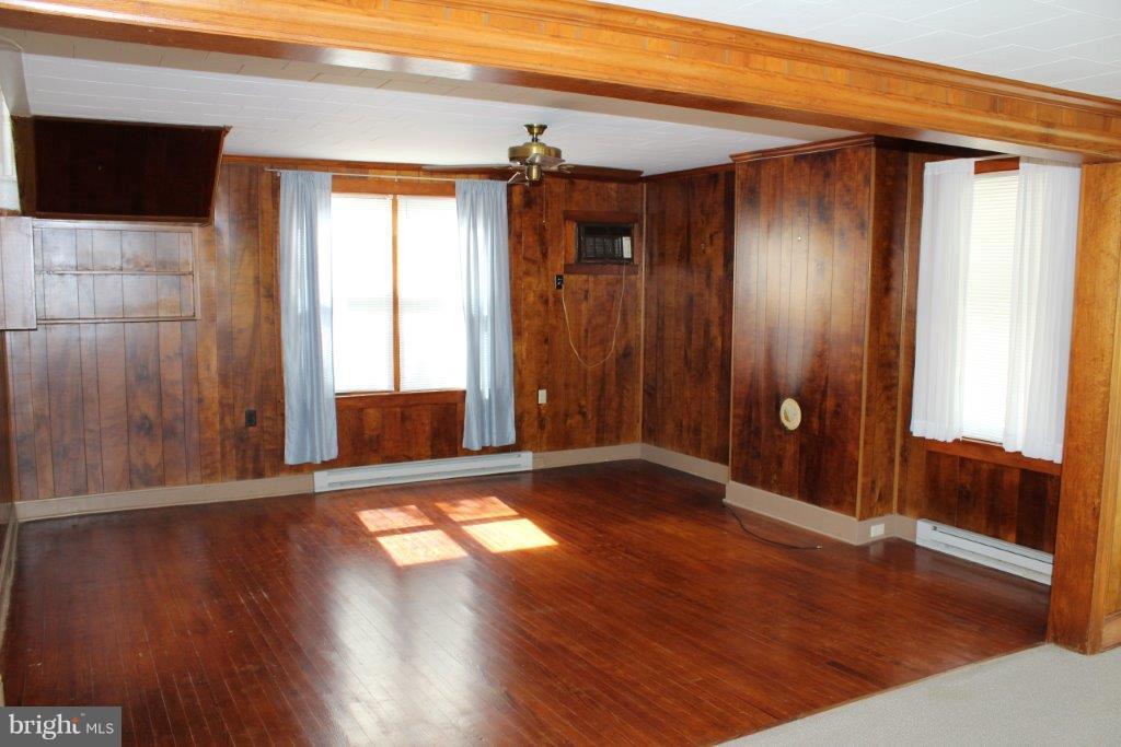 28055 Alms House Road Oxford, MD 21654 - Photo 3 of 12 Living Room
