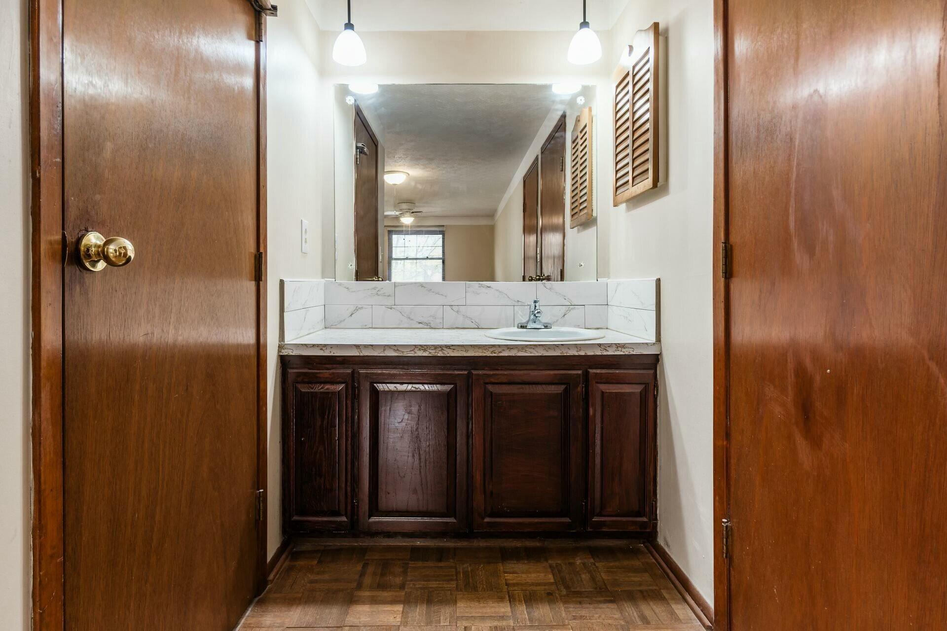 3020 Upton Road East Columbus, OH 43232 - Photo 27 of 47 primary suite
