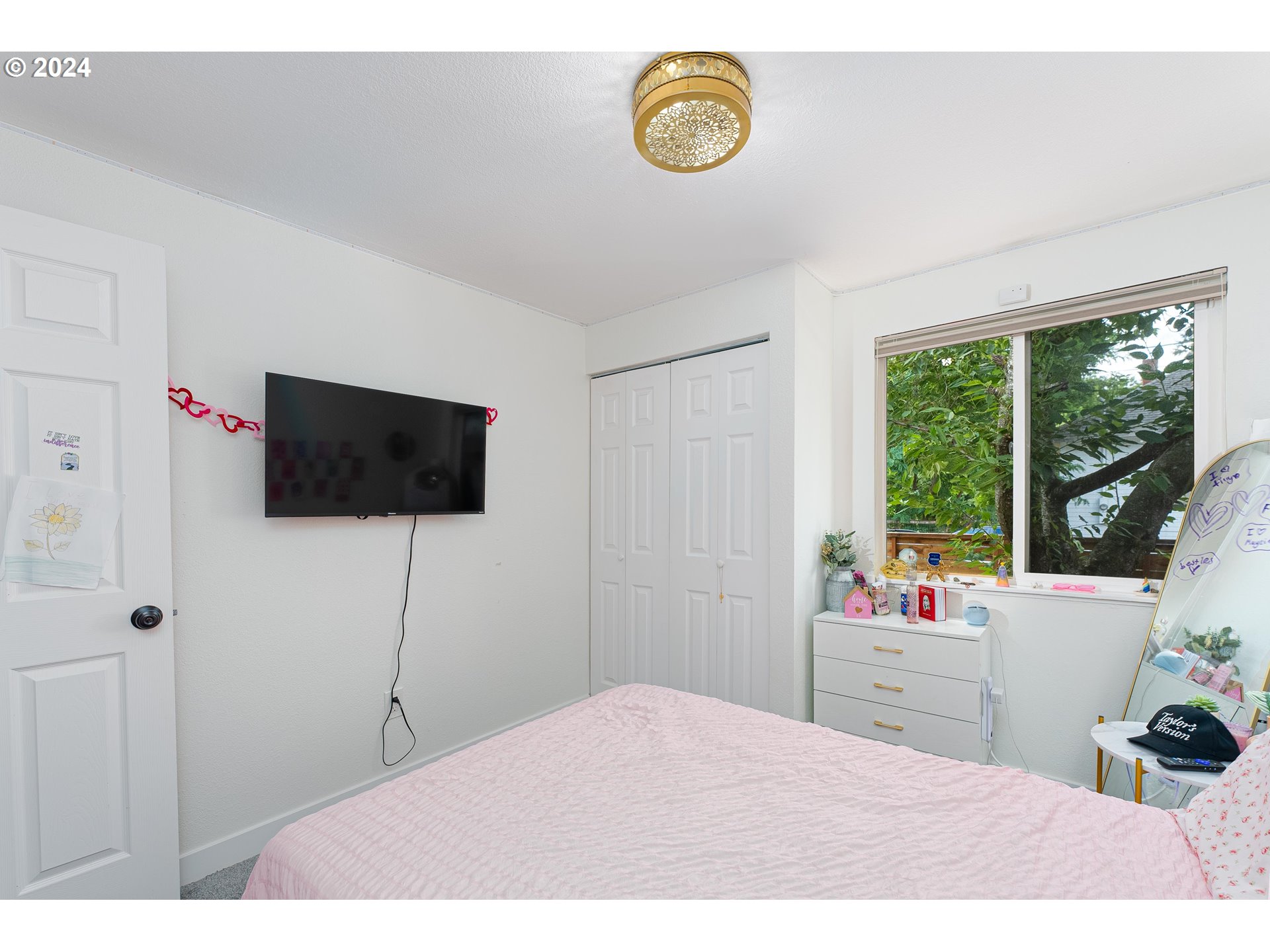 8809 Southeast Reedway Street Portland, OR 97266 - Photo 18 of 39 Bedroom