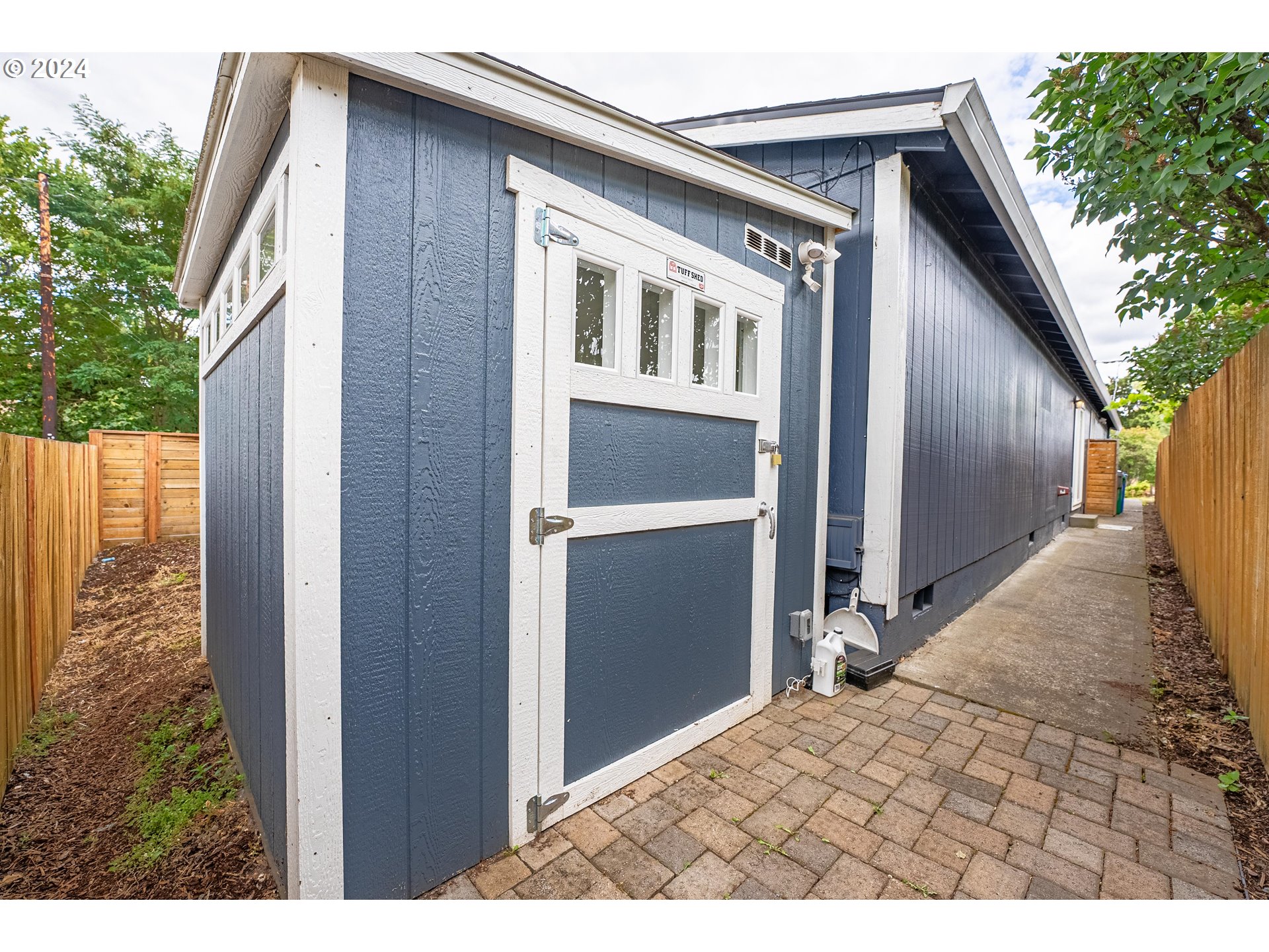 8809 Southeast Reedway Street Portland, OR 97266 - Photo 24 of 39 Shed