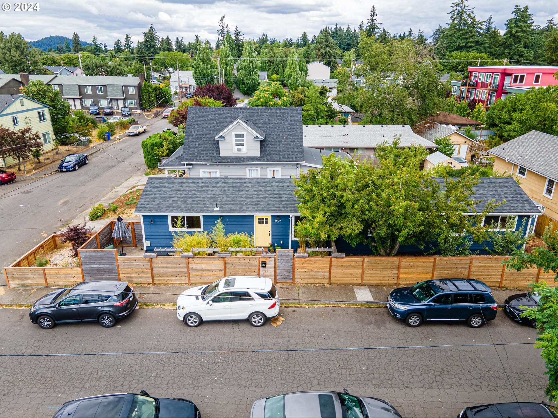 8809 Southeast Reedway Street Portland, OR 97266 - Photo 5 of 39 Gallery Image 5