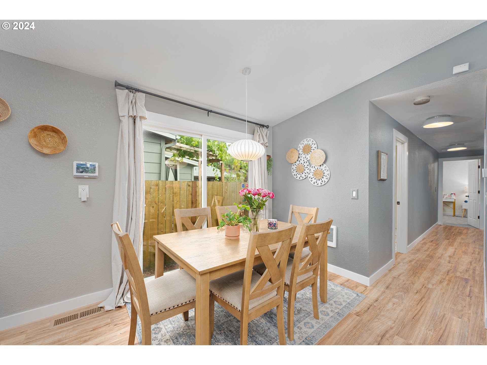 8809 Southeast Reedway Street Portland, OR 97266 - Photo 10 of 39 Dining Room