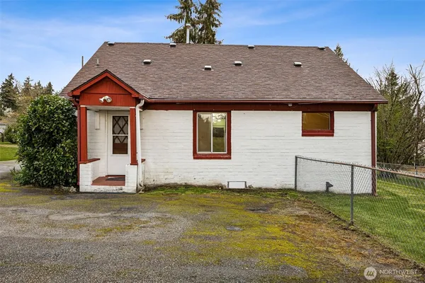$625,000 | 6302 104th Street East, Puyallup, WA 98373