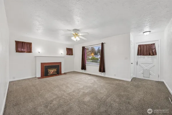 $625,000 | 6302 104th Street East, Puyallup, WA 98373