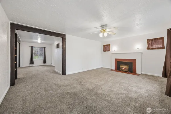 $625,000 | 6302 104th Street East, Puyallup, WA 98373