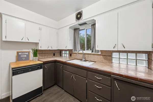 $625,000 | 6302 104th Street East, Puyallup, WA 98373