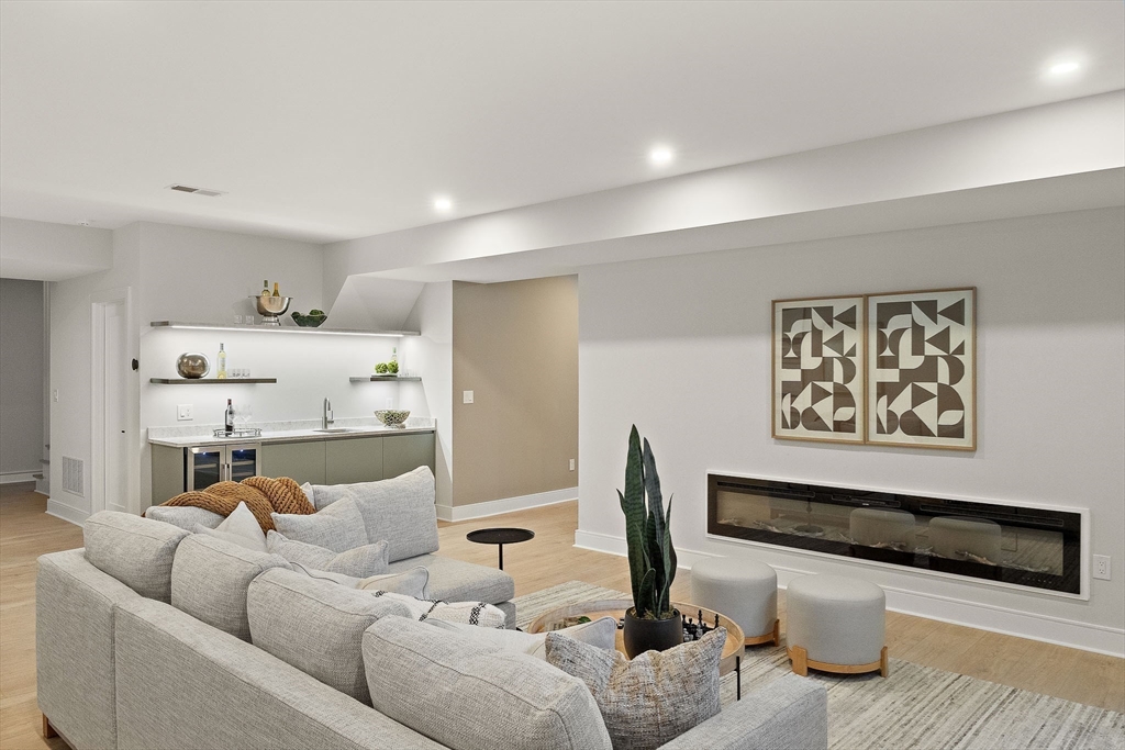 16 Dorcar Road Newton, MA 02467 - Photo 37 of 39