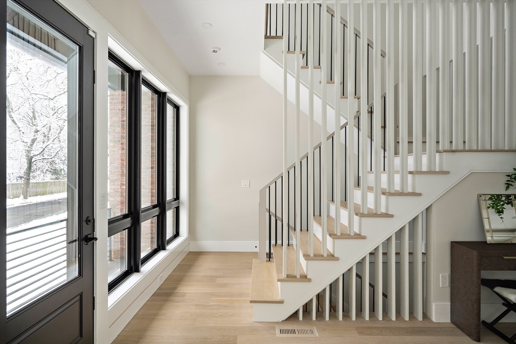 16 Dorcar Road Newton, MA 02467 - Photo 8 of 39