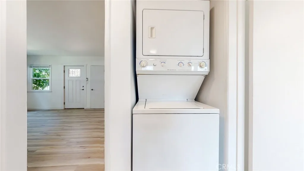 239 3rd Avenue Venice, CA 90291 - Photo 9 of 24