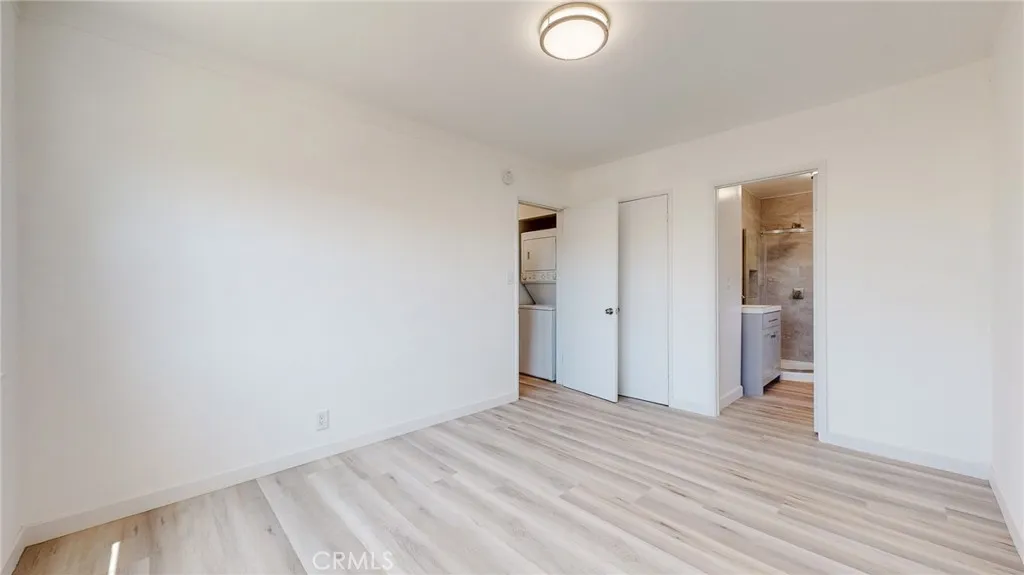 239 3rd Avenue Venice, CA 90291 - Photo 10 of 24 a view of empty room with wooden floor