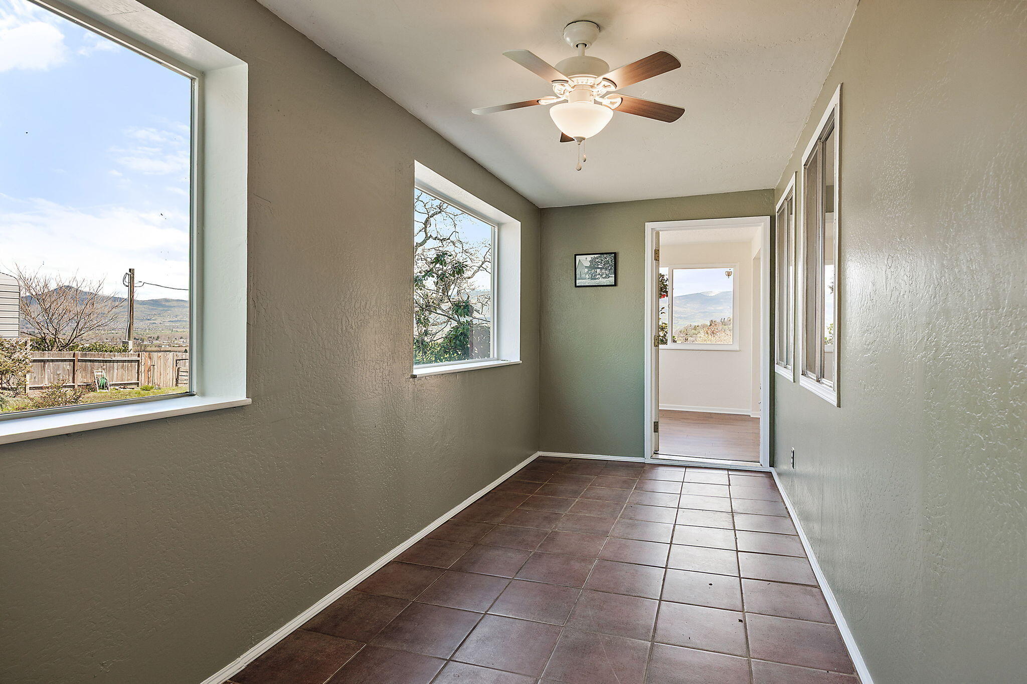 4336 Independence School Road Medford, OR 97501 - Photo 14 of 57 12