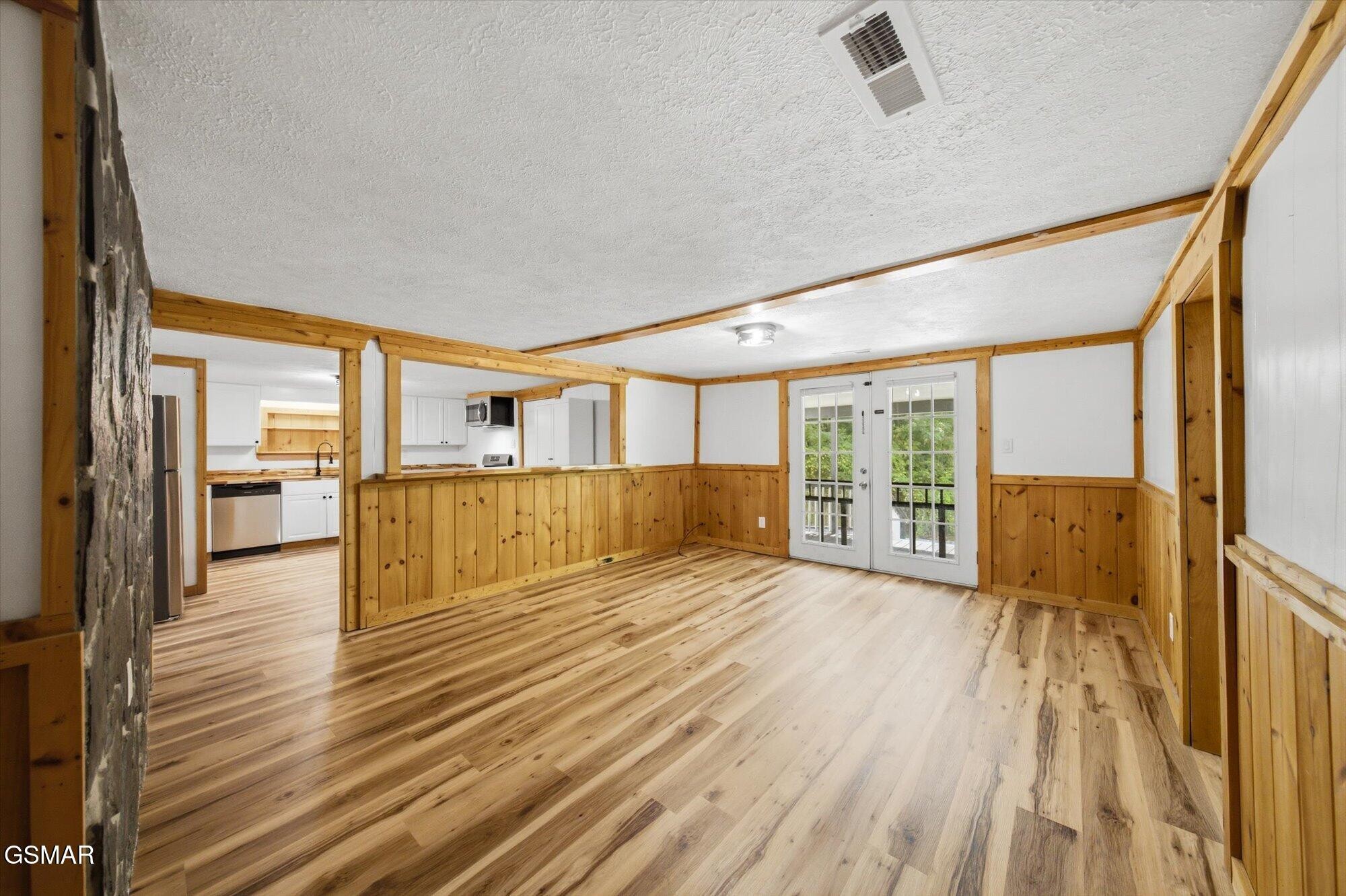 890 Indian Gap Road Sevierville, TN 37876 - Photo 4 of 24 Gallery Image 4