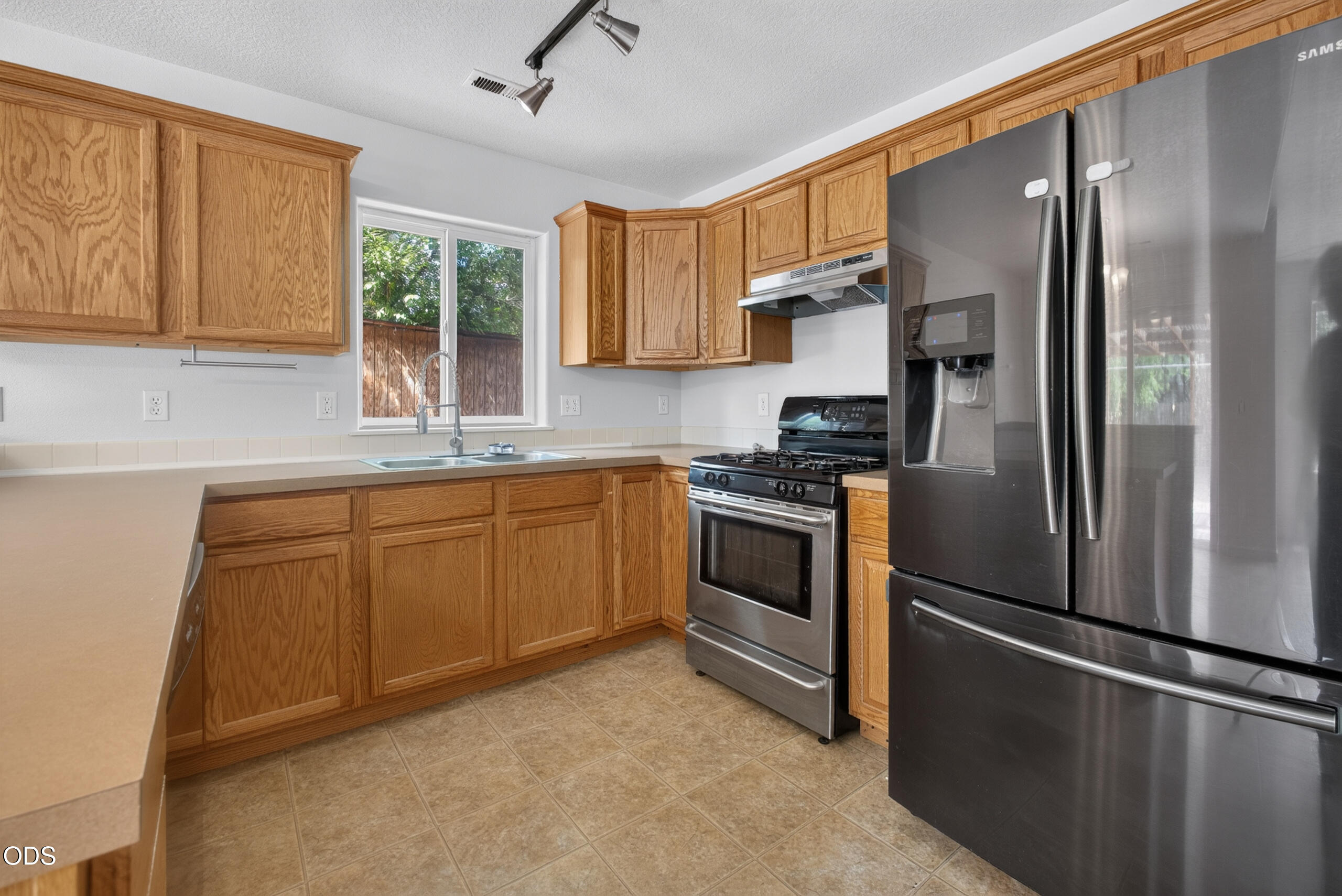 339 Southwest 29th Street Redmond, OR 97756 - Photo 15 of 34