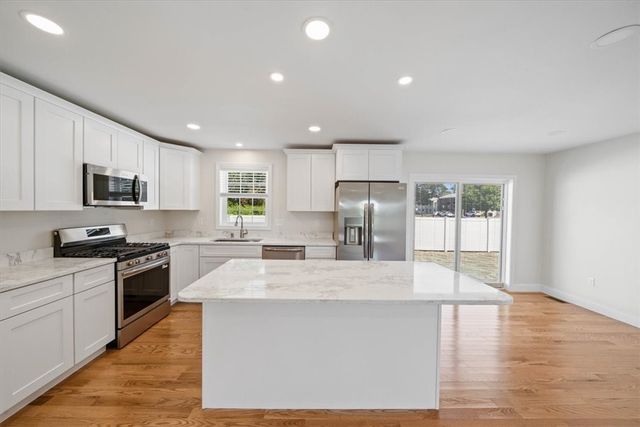 $592,000 | 7 Betsy Williams Drive, Warwick, RI 02889