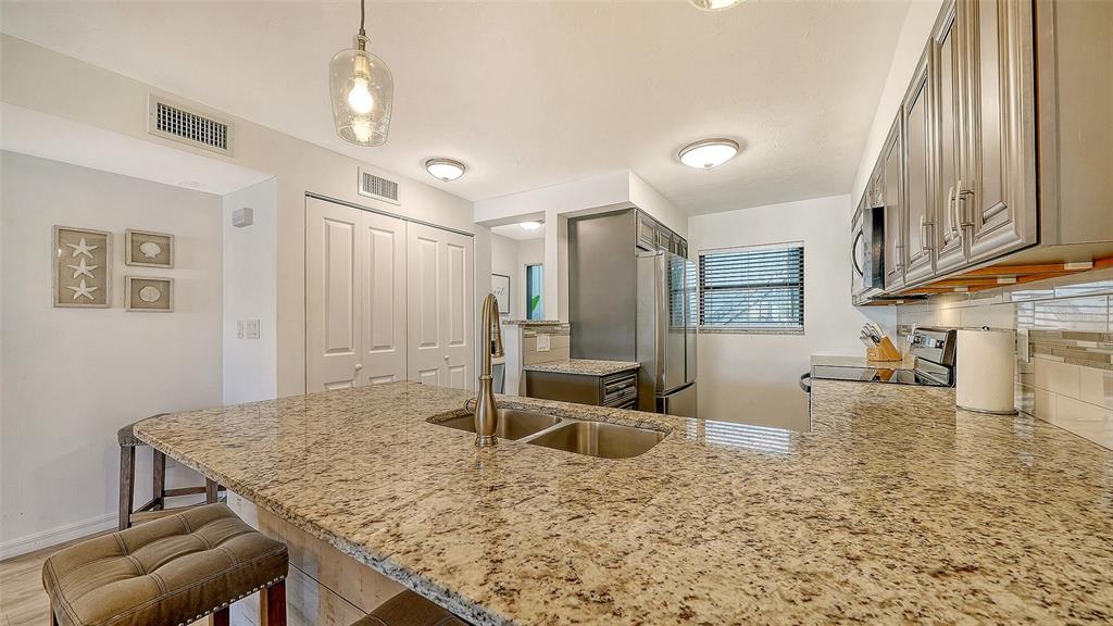 1249 Dockside Place, Unit 110 Sarasota, FL 34242 - Photo 16 of 41